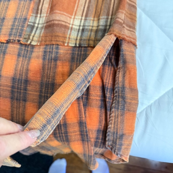 WB Long Plaid Knit Top - Picture 6 of 6